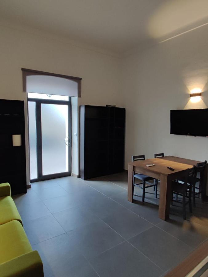 Armhouse Apartment ออสตูนี ภายนอก รูปภาพ